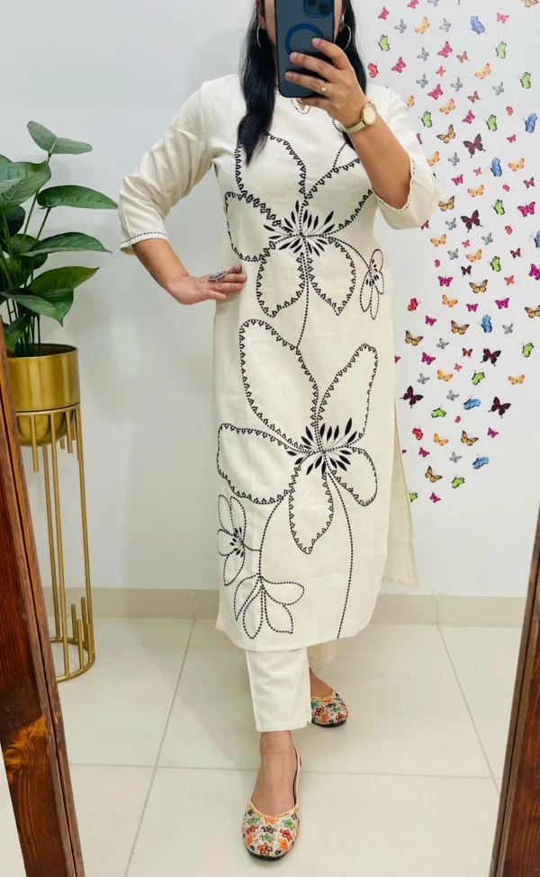 Flower embroidery work (Copy) - Image 3