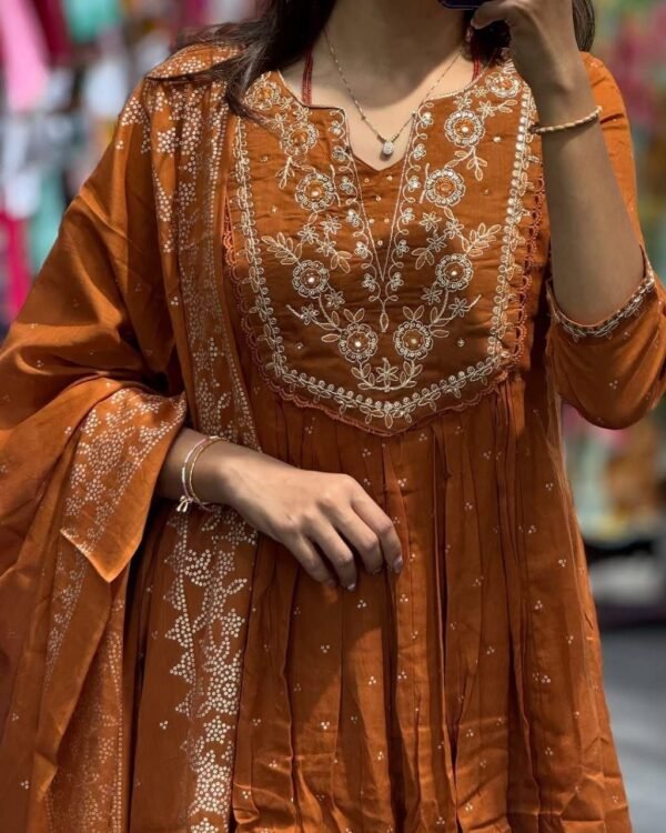 Anarkali Printed Kurta With Malmal Dupatta Set - Image 10