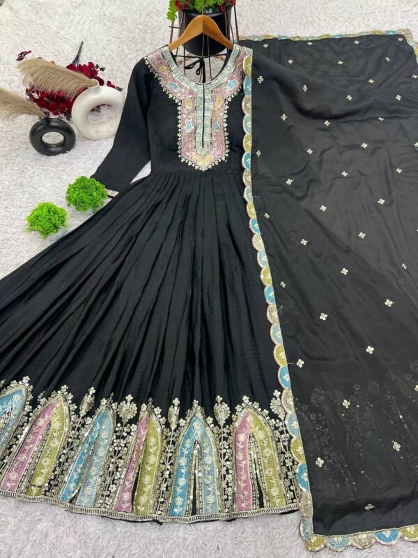 Gown set - Image 4