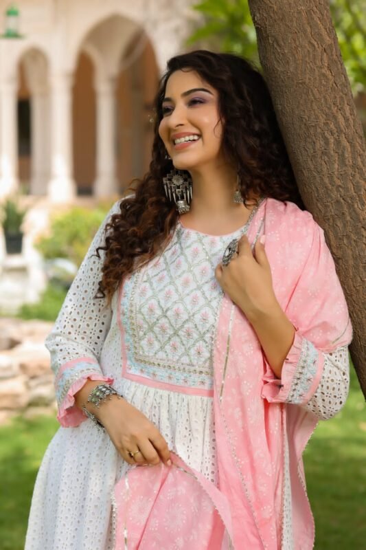 Nayra Cut Kurti