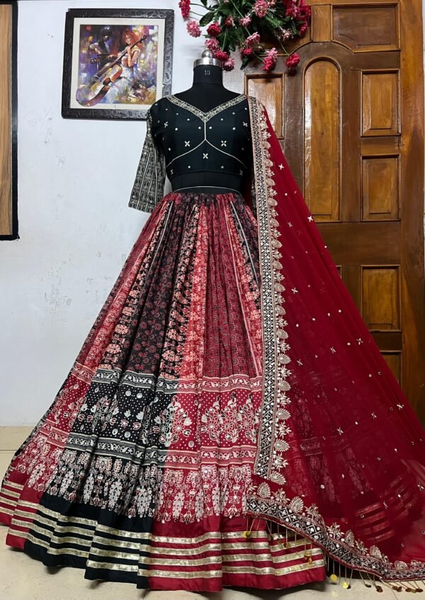 Women-Navratri-Spacial-Gown